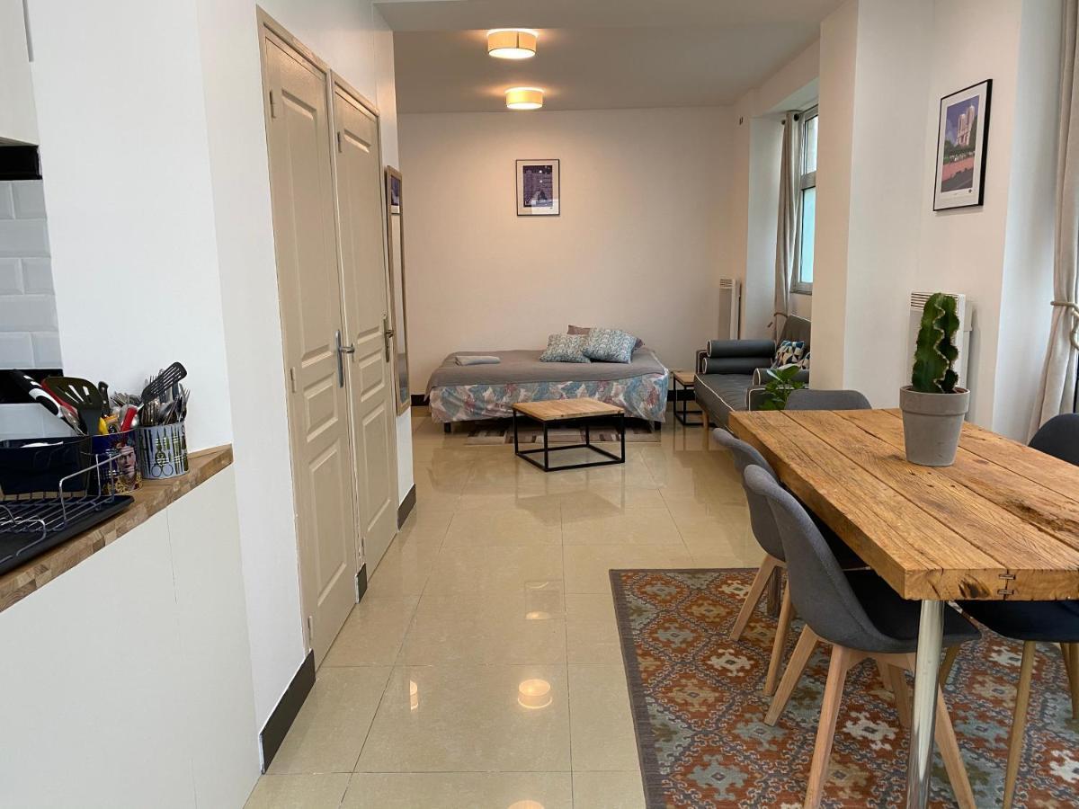 파리 Large And Unique Souplex 60Sqm, Well Located 아파트 외부 사진